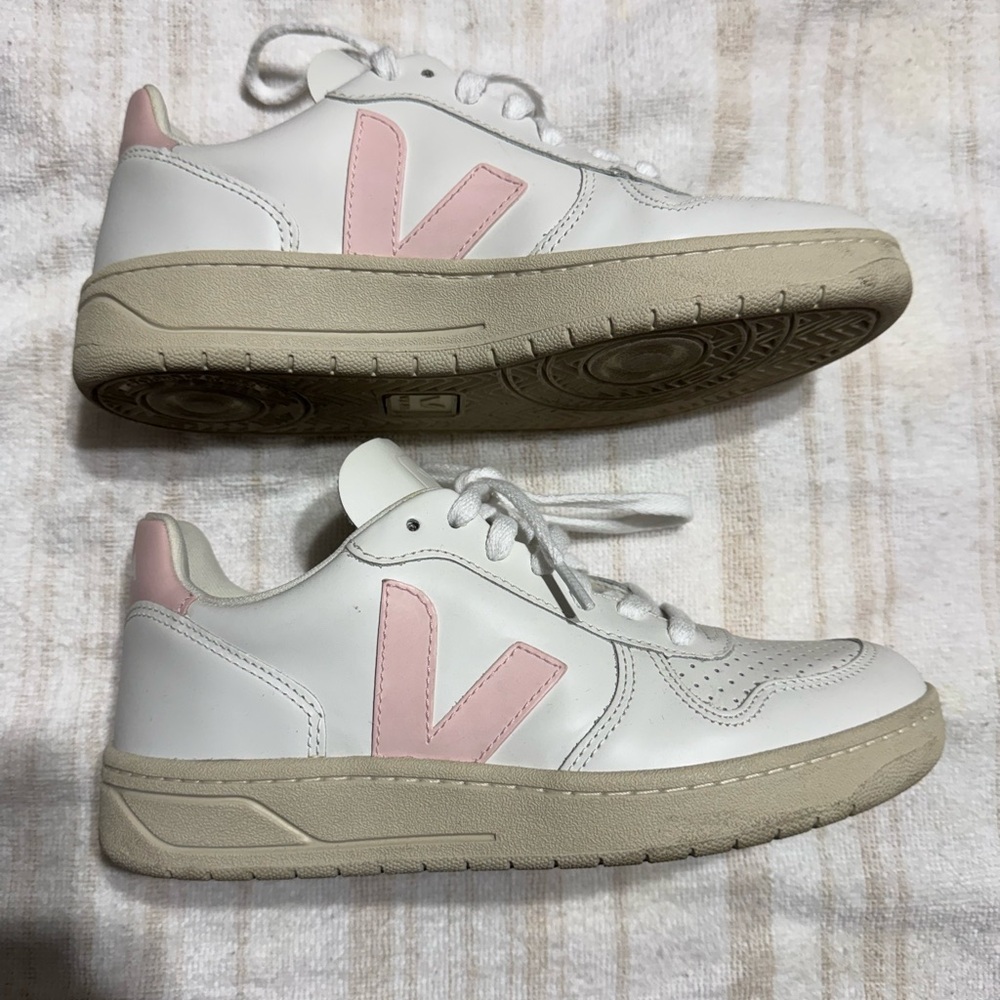 Veja V-10 Leather White and Pink Sneakers